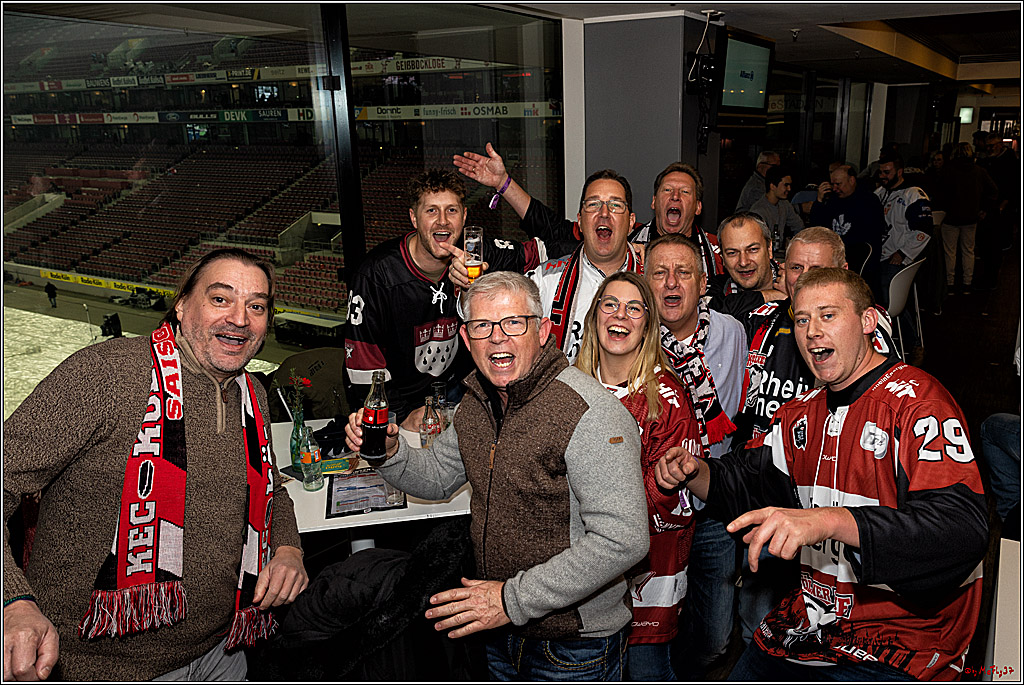 PENNY DEL WINTER GAME;  Kölner Haie - Adler Mannheim; Köln, 03.12.2022